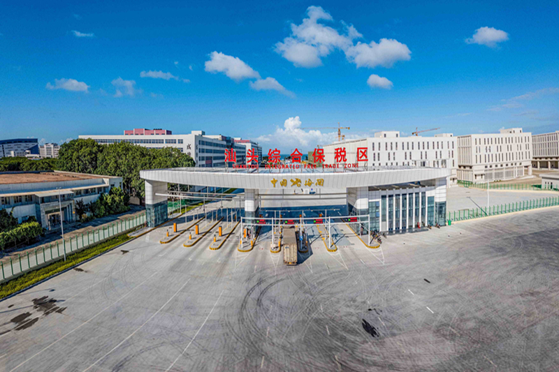 图为车辆通过综合保税区智能化卡口。袁国宏摄_副本 图为车辆通过综合保税区智能化卡口。袁国宏摄_副本